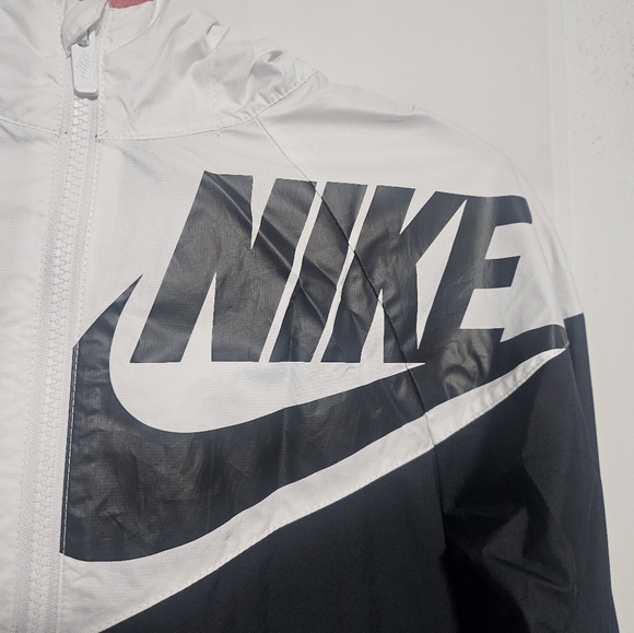 NIKE Kids Jacket - Picture 2 of 6